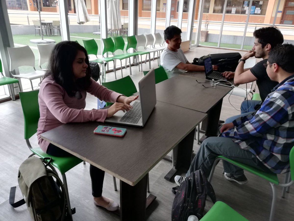 pyecuador's tweet image. Así fue el #pypizza del Sábado 31 de Octubre en #Cuenca 🐍 🍕. Más información sobre el #pypizza del siguiente sábado en meetup.com/es/python-ecua…