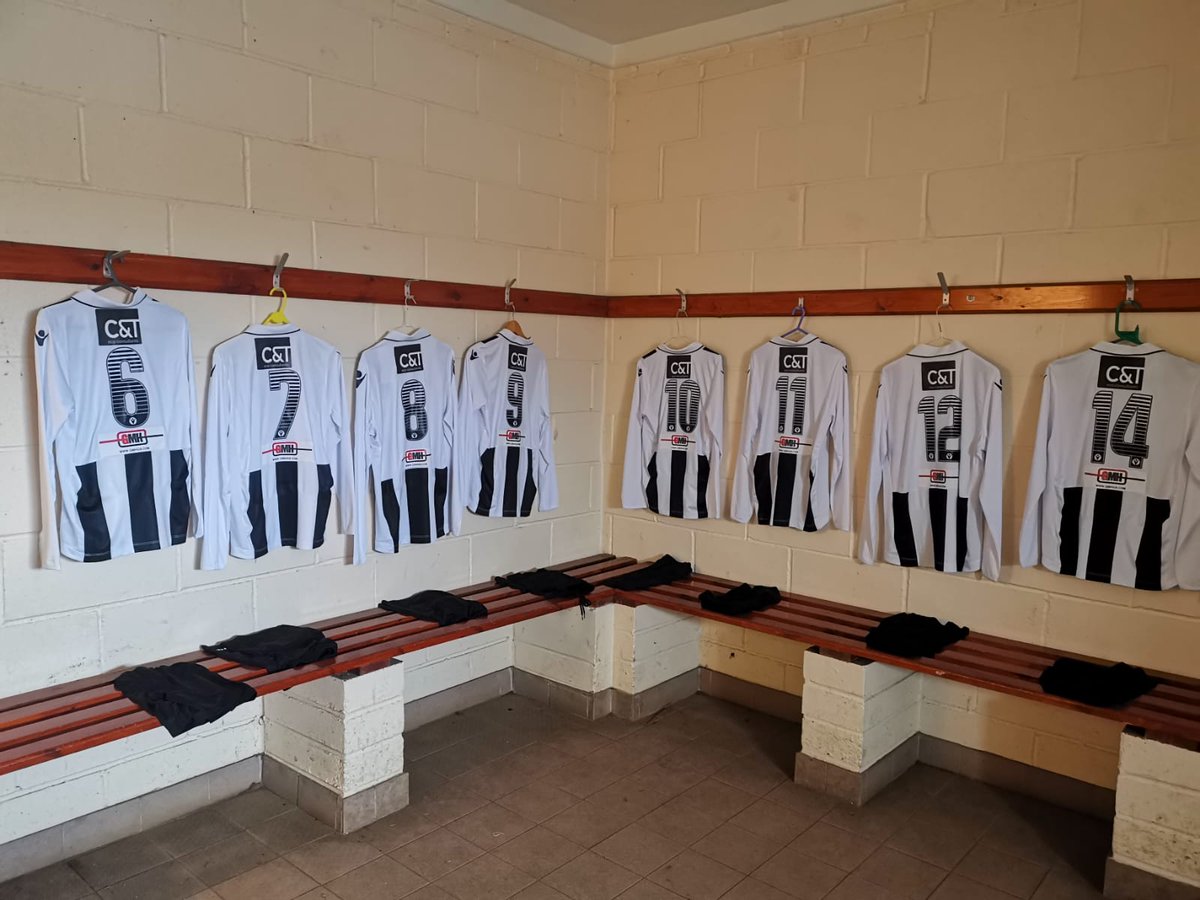 Huge Huge thank you to <a href="/964thewave/">964thewave</a> for sponsorship and for coming along to tonight's training for our official kit launch. Girls really pleased with their new kit 👌🏼

First home game Vs Ystradgynlais Sunday #GirlsFootball