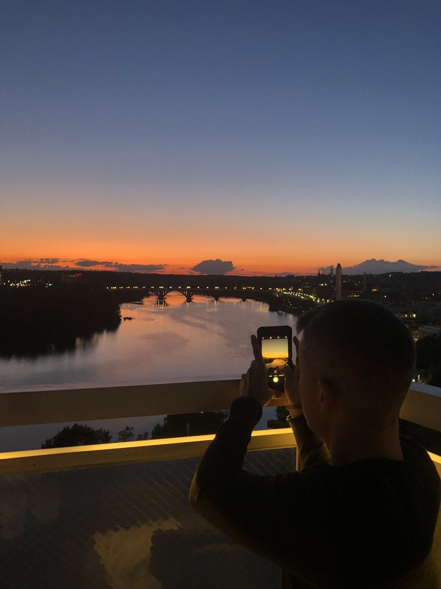 CoriCoffin's tweet photo. On this #LaborDay, I can think of no better spot to enjoy the fruits of your labor than @WatergateHotel’s #TopoftheGate. Came here for the first time last week when my dear friend @WXontheGogo was in town. Stunning views! #Sunset https://t.co/vo9sQUFFIB