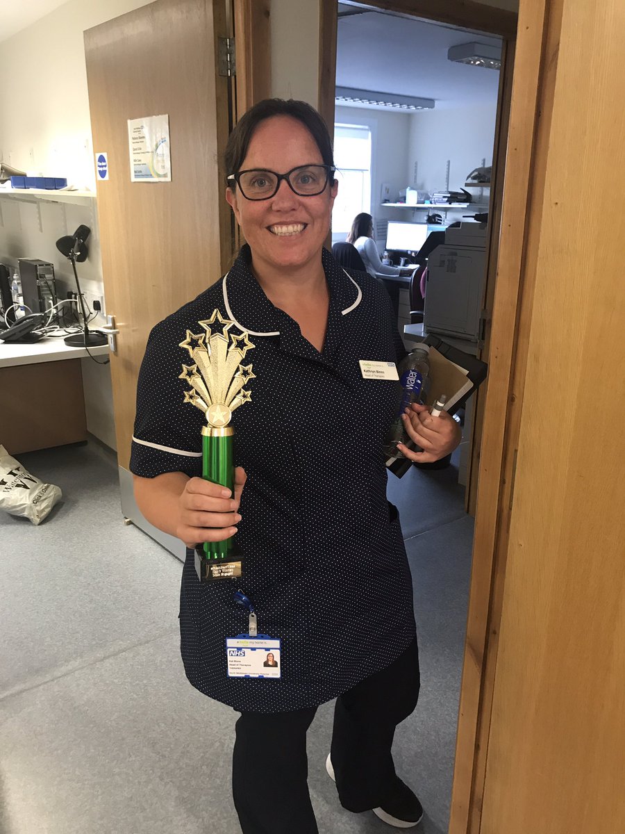 highlight18's tweet photo. Well done @physiokat1 for winning the most engaged prize @NorthMidNHS presented by @RussNightingale #freshstartweek #proudddo https://t.co/Z6QttSWtHR