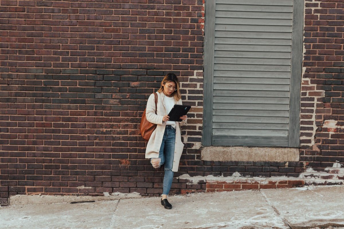 SheCanCodeHQ's tweet photo. "Trying to glue the tech gender gap together, @GirlsWhoCode recently released an eye-opening report that outlined a common truth behind tech internship applications for female students."
Read more: https://t.co/7EVtiRp7Xq #techinterviews #womenintech #girlswhocode #techgendergap https://t.co/gL975sYL7a