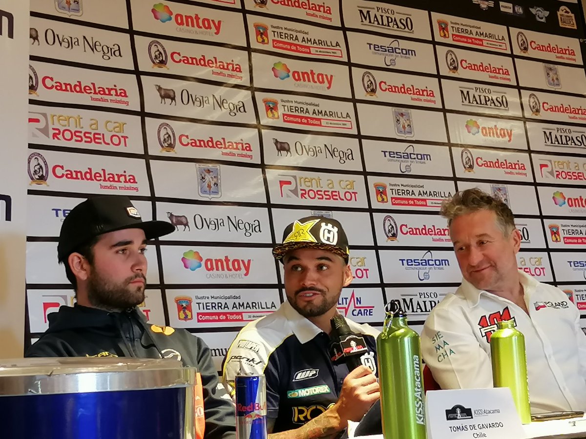 AtacamaRally's tweet photo. 🇨🇱 #Pressconference Pablo Quintanilla sobre #KissAtacama: "Me eligieron como embajador porque tengo una gran conexión con mi trabajo y mi entorno, así como pido cooperación me comprometo a entregarla". #Atacamarally2019 #AtacamaRally #FIMridegreen #FIM #Kissprogramme https://t.co/JSViRgaj2y