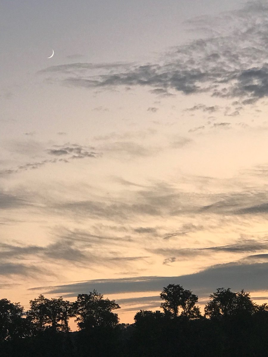 sputnik1955_pj's tweet photo. Some evenings when #fishing Godโs #scenery is the best catch #sunset #Jesus #cross #kanawha #river #NitroWV https://t.co/Cj6GCLd5tJ