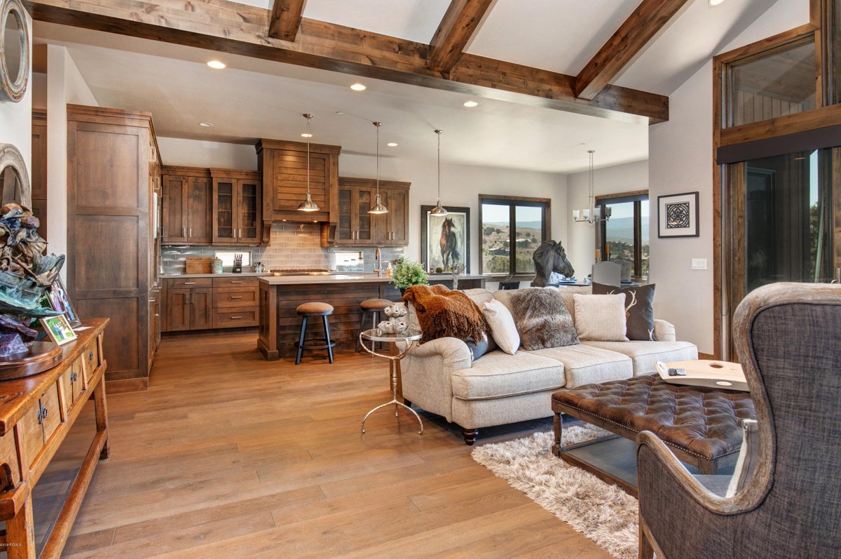 WaterViewHome's tweet photo. UTAH 4BR FOR SALE - https://t.co/Yl3QB3yONl - Red Ledges, Heber City 4BR/4BA on 18th fairway - hardwood floors, 2 gas fireplaces, private covered deck. 2-car garage &amp; more - https://t.co/Yl3QB3yONl @RedLedges https://t.co/xKvVKon2dV