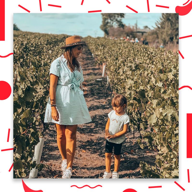 vinsdeloire's tweet photo. (1) Ce week-end c’était #VVR19 ! Virginie (@Swagday_blog) et Jadene, Thibault, Cyril, Maëva et Adeline sont partis à la découverte du vignoble du Val de Loire 😊
🍷 Au programme : balade dans les vignes, dégustations et découvertes... https://t.co/cr2BU6KYlH