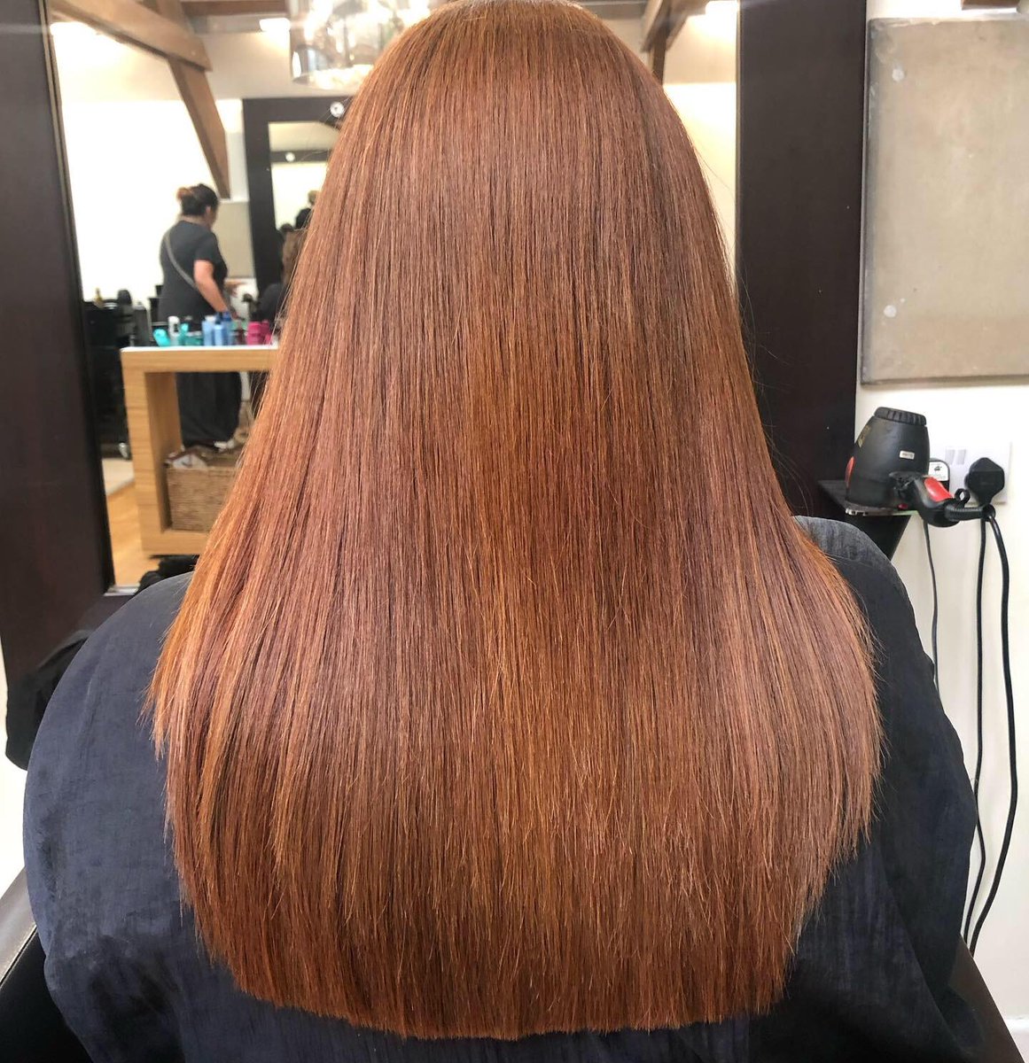 Before &amp; after a cut &amp; blow dry by our talented  Jade...

Anybody else crazy excited about autumn/ winter 2019 hair?!😍🔥🎃

hairbusiness.co.uk

#Cowbridge #ValeOfGlamorgan #Cardiff #SouthWales #Hair #Salon #EliteSalon #RedHair #AutumnHair #AutumnIsComing #Hairdressing