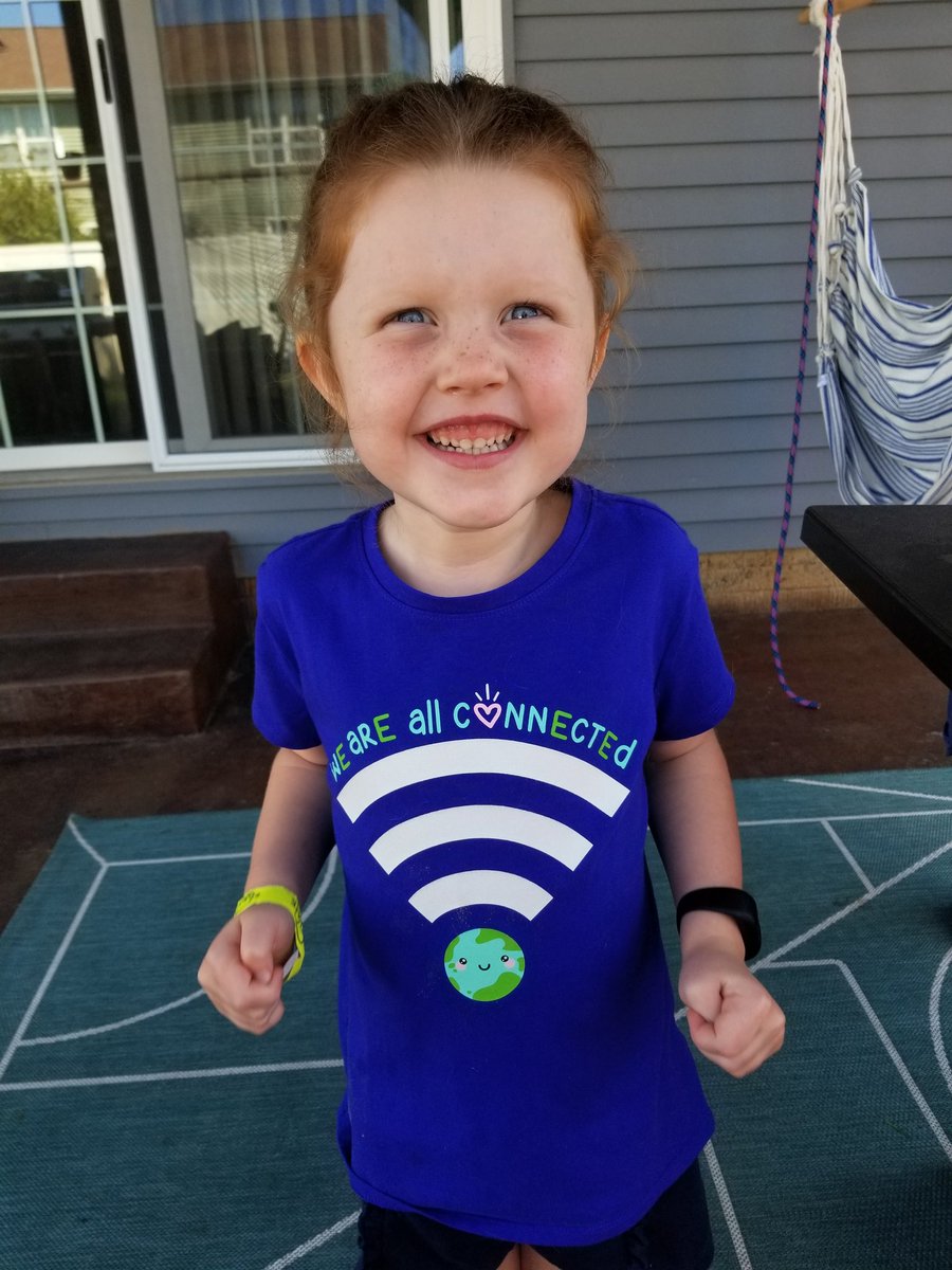 mandee_reads's tweet photo. I love this shirt from @Target! #DigitalCitizenship is #GlobalCitizenship! Can't you see how excited my daughter is to collaborate with people around the world and contribute to a larger cause together? Just kidding, she is 5! #digcit #digitalnative #futureready https://t.co/6haztFMjoT