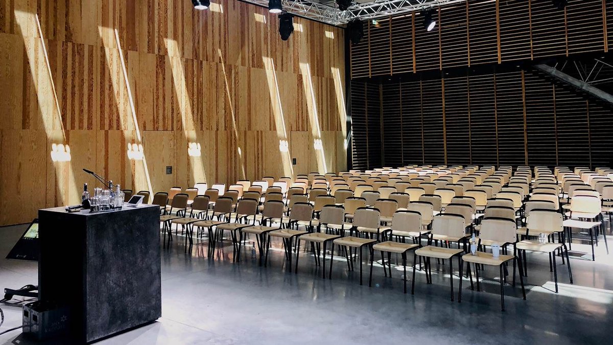 Good API tweet media