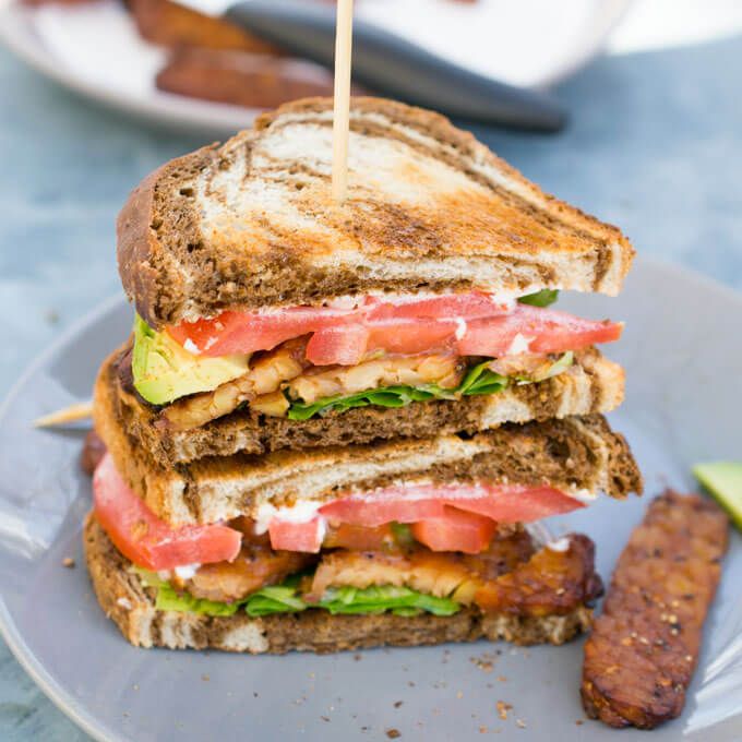 Happy #laborday! Hope you're munchin' on a delicious lunch, like these crispy little vegan BLTs! buff.ly/2VsPTZz #mealprep