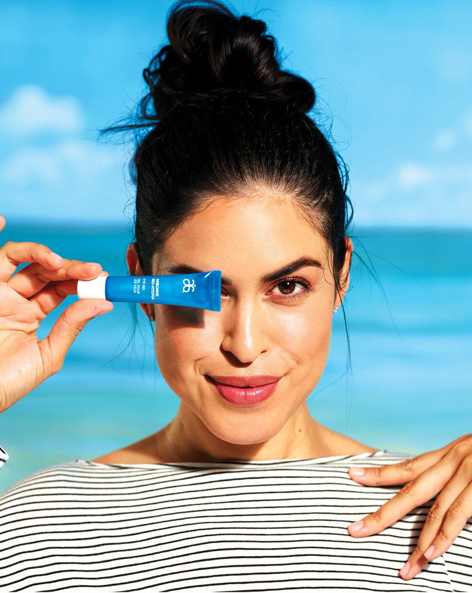 Looking dewy! The NEW Arbonne® Bio-Hydria™ Eye Gel is a soothing gel for your eyes that instantly brightens the undereye area with visible iridescent pigments. Featuring Independent Consultant and DM, Lisette Guzman. bit.ly/2Usp4Si