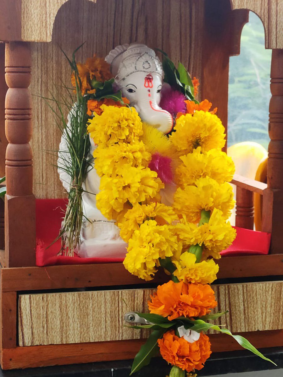 IZISS_TECH's tweet photo. Team #IZISSTechnology begins the #GaneshChaturthi festvities at their office ☺️ https://t.co/ScuBgis4lc