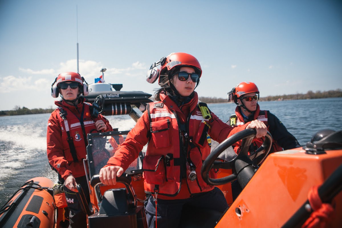 CoastGuardCAN's tweet photo. Happy #LabourDay! We are ready to assist 24/7 to ensure safety on the water. #SafetyFirst #ServiceAlways https://t.co/EZD1jfdENL