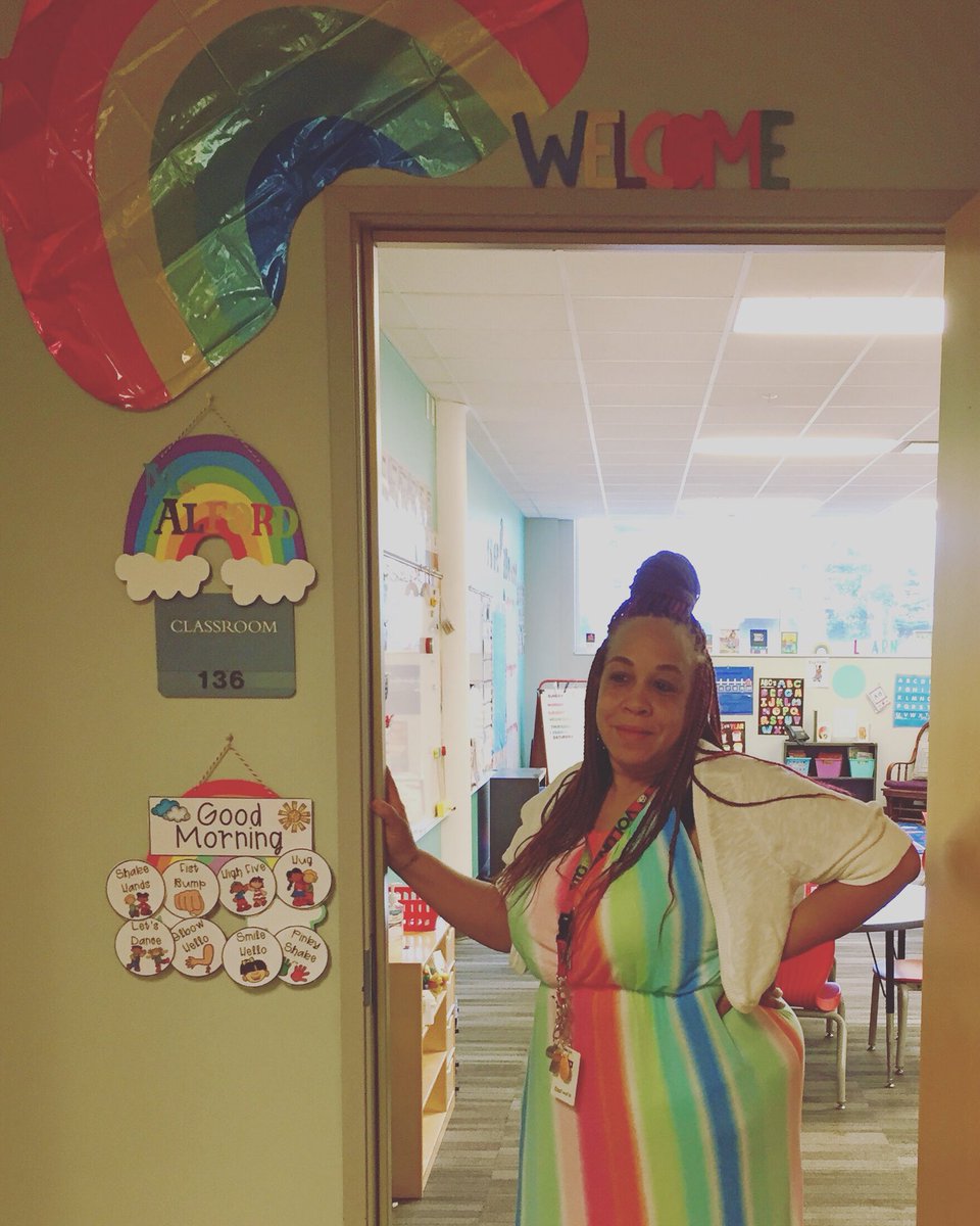 TammilitaA's tweet photo. @PearDeck Welcome to the Rainbow 🌈 Room in Indianapolis where I teach Kindergarten. #clearthelists #teachingIsMyThang https://t.co/4tsP7Y1Qki