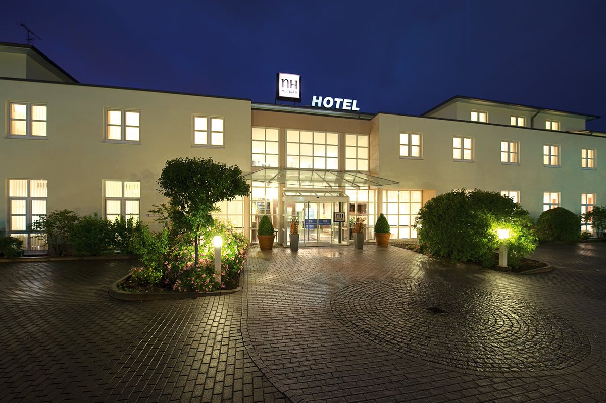 NHHotels's tweet photo. With fast and easy access to the airport, our #HotelOfTheWeek NH Frankfurt Airport is a cozy refuge, perfect to sleep off the jet-lag after a long trip #alwaysconvenient https://t.co/1LaHvyt9yv https://t.co/HzMFk6Ud8F