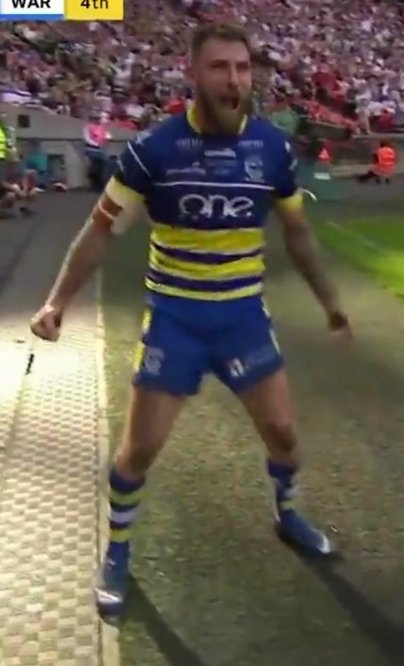 WireHunter's tweet photo. 1 of my favourite moments from CC final. @WarringtonRLFC's @Darylclark9 epitomizes his LT trophy-winning performance wiv this stance aftr his try saving tackle on @Saints1890's @ReganGrace5. #Warrior #LanceToddTrophyWinner #ChallengeCup #challengecup2019 #Wire #COTW #Wire2019 https://t.co/Ll4CwaLO6v