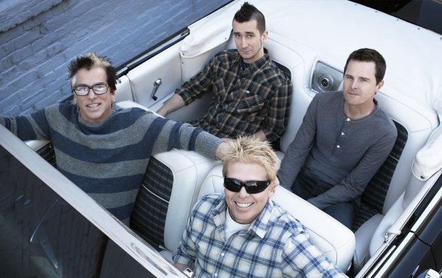 betty_ayala's tweet photo. #FelizInicioDeSemana #Noticias Gregory Kriesel, también conocido como #GregK bajista de #TheOffspring demanda a sus compañeros de banda. #Problemas #Dinero #CUU #MTY 

No vayan a  con su cancelación en el @tecateliveout, gracias.  

https://t.co/w9FE6JiTOT https://t.co/DK4yH8moXr