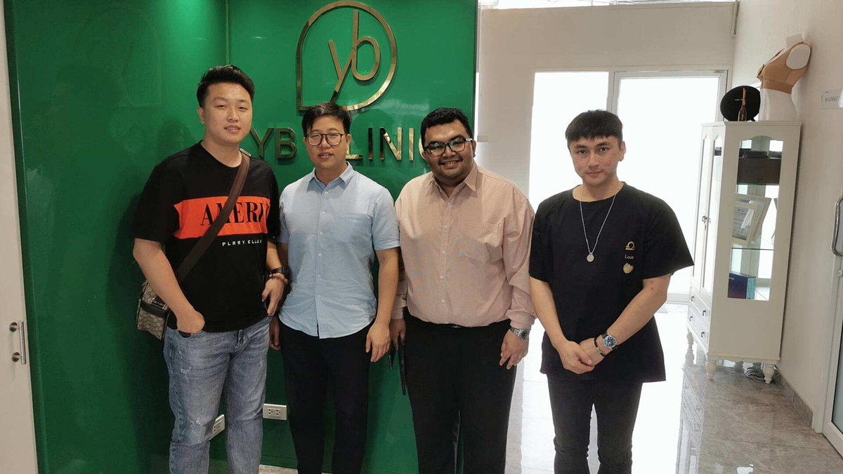 วีวิวประสบการณ์ล่าม
สวัดดีทุกคนๆวันนี้เราจะมาเล่าเกี่ยวกับประสบการณ์ล่ามครั้งแรกในชวิตให้ทุกๆคนฟังกัน ซึ่งครั้งนี้ได้รับโอกาสดีๆจากทางคลินิก YB ให้ทำหน้าที่ล่ามในการเจรจาธุรกิจ
ก่อนวันงาน คือยอมรับได้เลยว่าเตรียมตัวหนักอยู่เหมือนกัน #kunson #ล่ามจีน #ภาษาจีน
#中文翻译