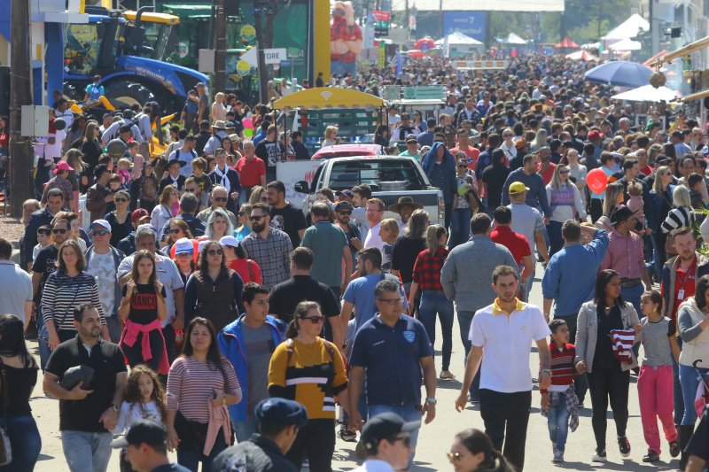 JC_RS's tweet photo. #GaleriadeImagens: #Expointer 2019 registra maior número de visitantes desde 2015 @governo_rs @Farsul #expointer2019 #agronegócios https://t.co/S4qwDzksf5 https://t.co/r7YpP1DtVE