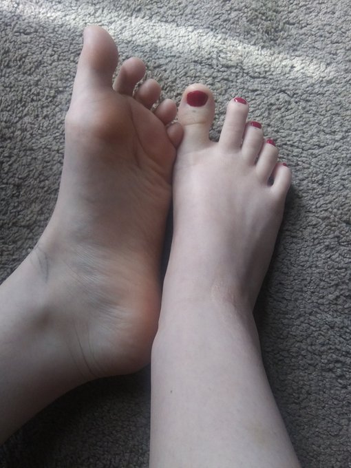 We're gonna be on chaturbate today🌺 will tweet when broadcasting🌺 in the meantime have this 🌺 #feet #footfetish<a href="/tag/footfetish"class="tags"><span>#footfetish</span></a><a href="/tag/feet"class="tags"><span>#feet</span></a><a href="/tag/footworship"class="tags"><span>#footworship</span></a><a href="/tag/feetfetish"class="tags"><span>#feetfetish</span></a><a href="/tag/isellnudes"class="tags"><span>#isellnudes</span></a>