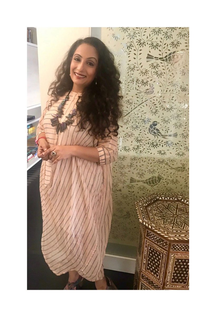 stylemati_'s tweet photo. COWL TUNIC ⠀
#sustainablefashion #indianmodel #photoshoot #newcollection #SS19 #linen #seperates #fashion #whatiwore #streetwear #ootd #poftd #instafashion #organicfabric #slowfashionmovement #khadi #bohemianstyle #streetstyle #jumpsuit #antifit #comfortableclothing #new https://t.co/bLIKLV2ykI