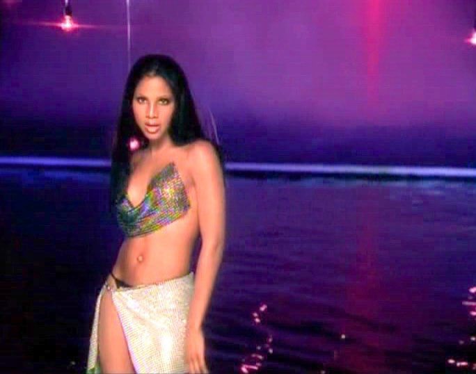 BRI on X: "I hold the fact that Toni Braxton was 32 during 'The Heat' era  very close to my heart https://t.co/JG3hjfi9gR" / X