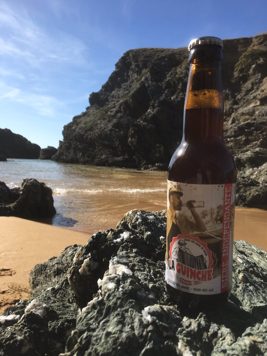 LaGuincheBieres's tweet photo. Quand notre Belle île sur Marne voyage à Belle Île en Mer, le retour au source d’inspiration n’est pas très loin...
#summerisnotdead #laguince #belleileenmer #biereartisanale https://t.co/drzuFr57YS