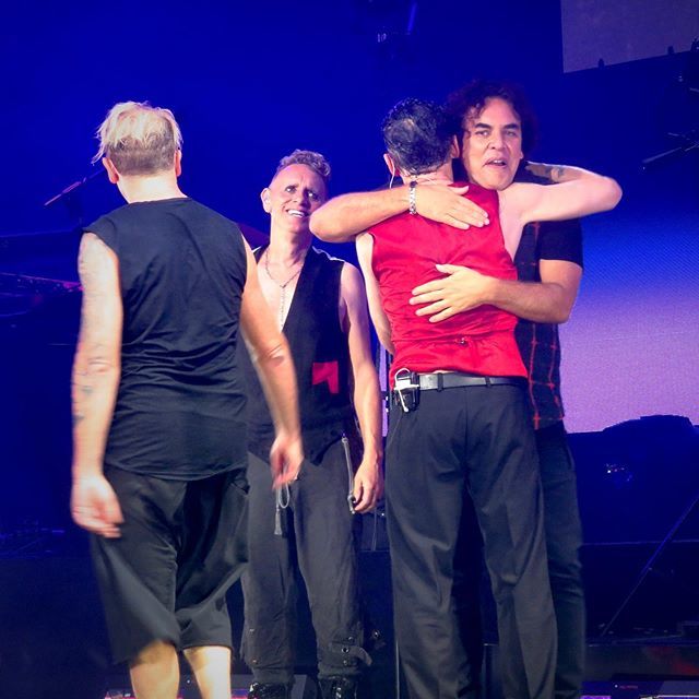Dingerz's tweet photo. Hugs after the Detroit show. August 27, 2017. #depechemode #martingore #davegahan #petergordeno #christianeigner #spirittour #hugs #detroit #michigan #spirit https://t.co/En02lFYiJp https://t.co/1IsUD6IYpI