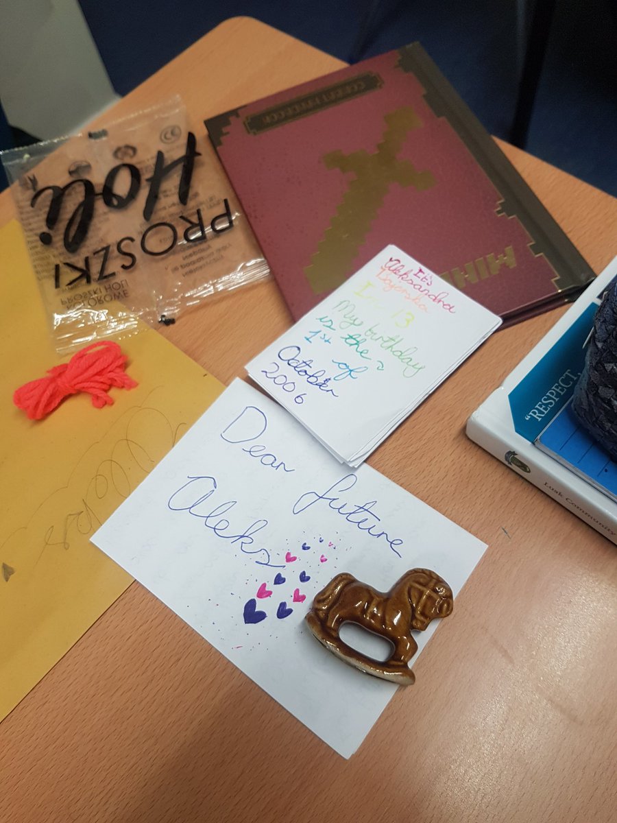 LuskCCHistory's tweet image. Students learning about types of sources. Creating timecapsules about themselves to be given to them in 6th year. Includes items from home, booklets all about them, letter to future selves and string to measure their height. #histedchat #juniorcyclehistory #makinglearningreal