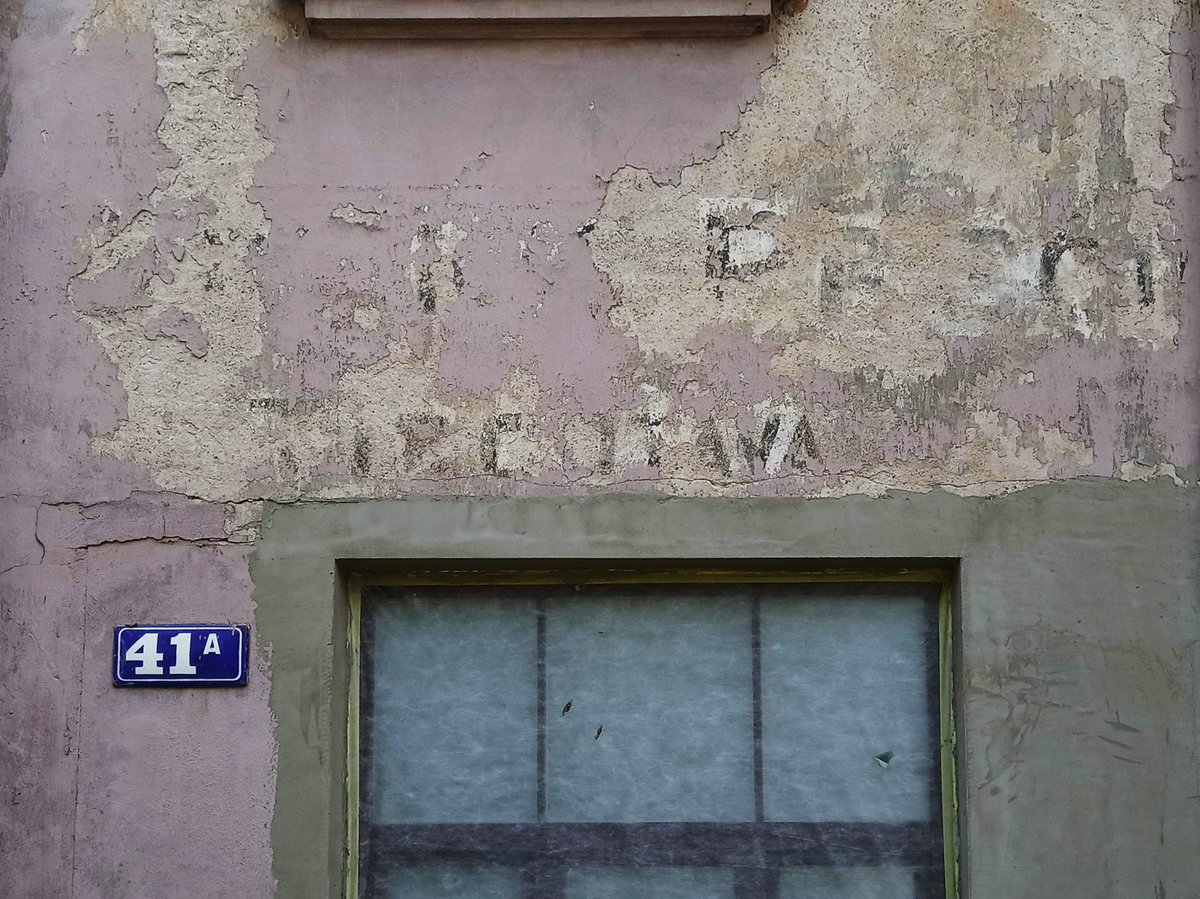 GhostSignsRiga's tweet photo. Čiekurkalna 1. līnija 41A ...TIRGOTAVA  #RigaGhostSigns #RēguZīmes 

[Google Maps](https://t.co/CJuV1haxg9) https://t.co/RlFQc5CyMc