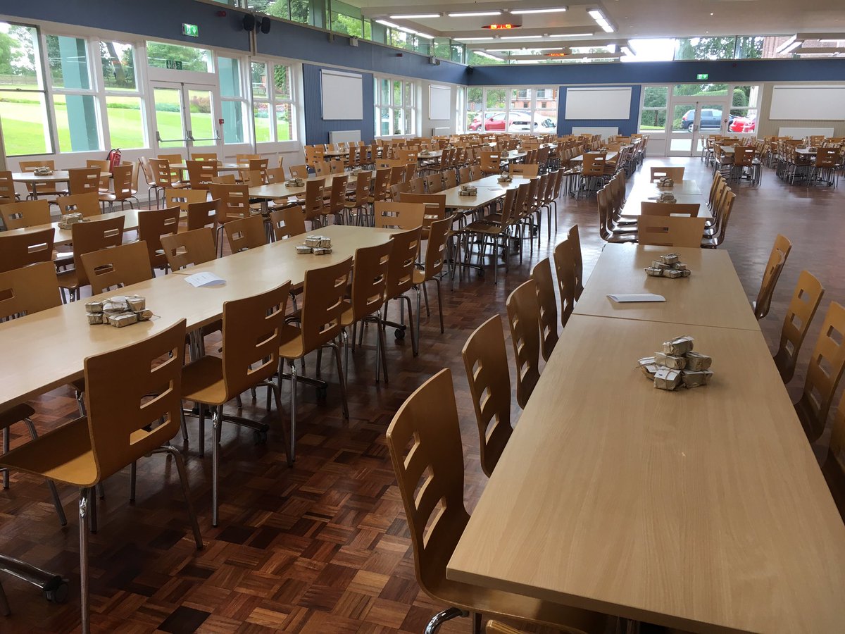 Mozzaderbyshire's tweet photo. A warm welcome back to all pupils and staff at Shrewsbury school. We hope you enjoyed your brownies and look forward to the year ahead. From all the catering team in KH.@bev_lusty @kitchen_kh @jonoshart @HolroydHowe @ShrewsEvents https://t.co/Ic4OryVYnz