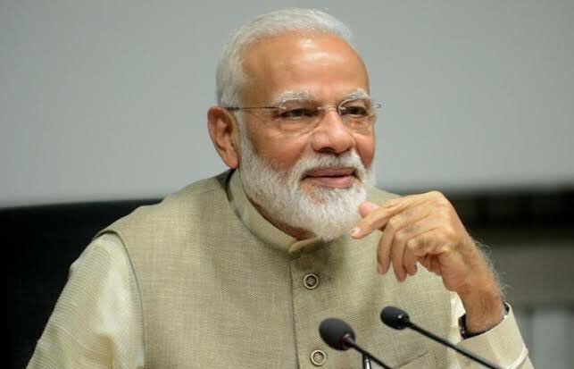 satyajeettambe's tweet photo. Who do you think can bring Indian economy back to track? 

•RT for Dr Manmohan Singh

•Like for Narendra Modi https://t.co/l7REzG603j