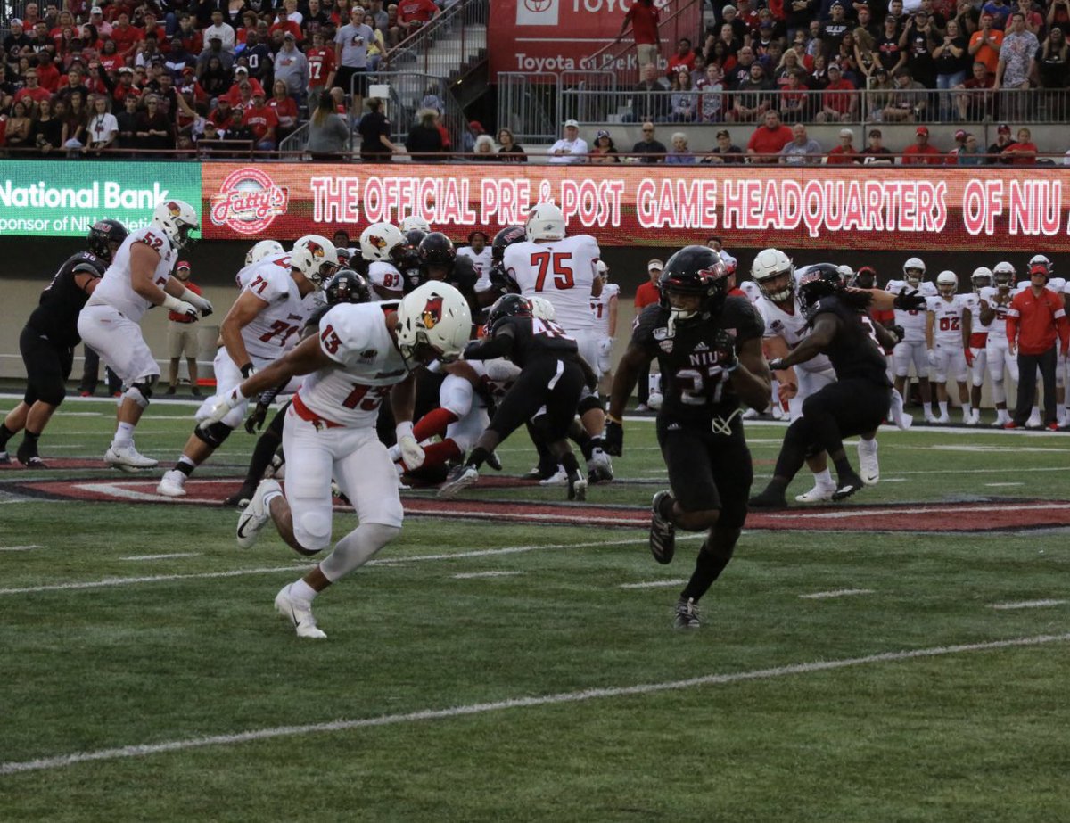 markaitkenjr's tweet photo. First college game🙏🏾 #thehardway https://t.co/xG3QmoFD2I