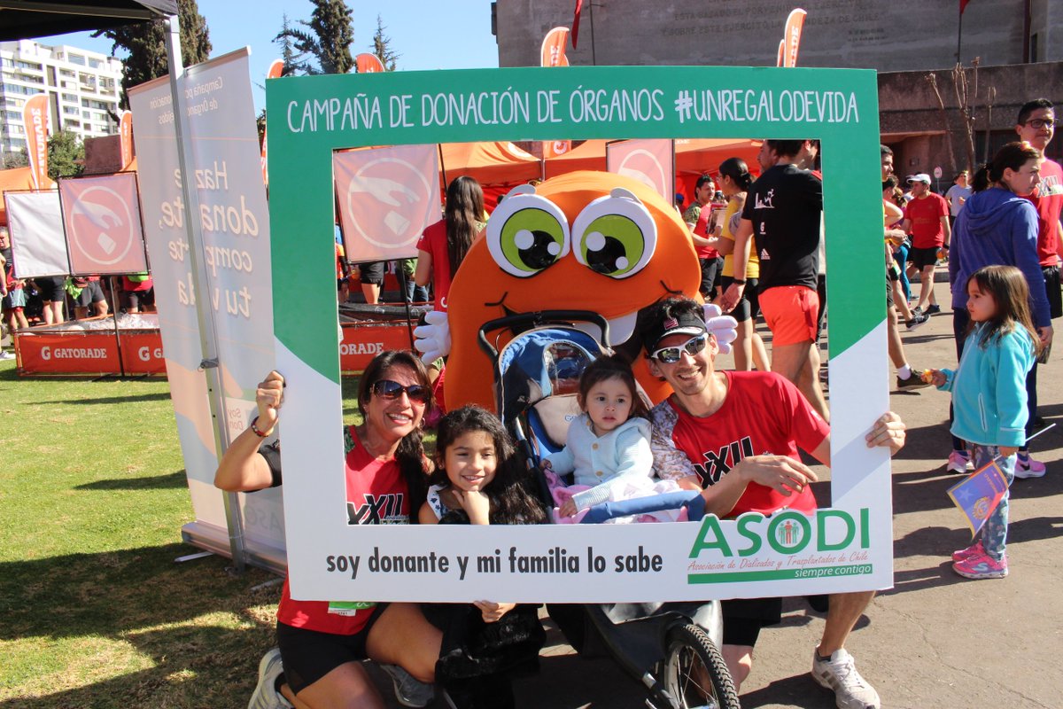 AsodiChile's tweet photo. Ayer estuvimos por primera vez en la #corridadelejercito, instancia donde compartimos con cientos de personas para dar inicio a la Campaña de Donación de Órganos - Un Regalo de Vida.
Más información en: https://t.co/VbeNLSnZra
#UnRegalodeVida #Soydonanteymifamilialosabe https://t.co/8ddMtXyig0