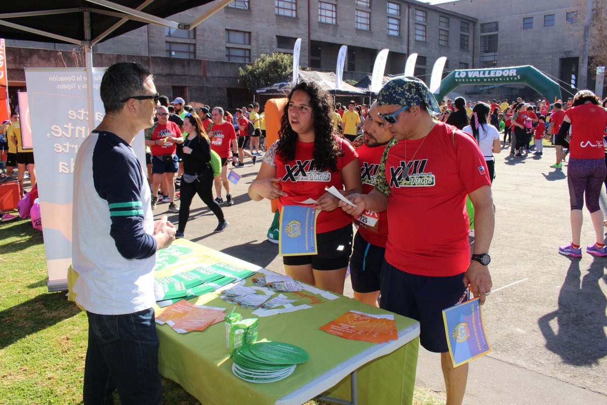 AsodiChile's tweet photo. Ayer estuvimos por primera vez en la #corridadelejercito, instancia donde compartimos con cientos de personas para dar inicio a la Campaña de Donación de Órganos - Un Regalo de Vida.
Más información en: https://t.co/VbeNLSnZra
#UnRegalodeVida #Soydonanteymifamilialosabe https://t.co/8ddMtXyig0