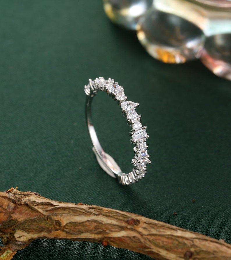 HANDMADE WEDDING RINGS 🙌🏾⁠
⁠I've gone through Etsy's wedding ring department and have picked out my top 10 favourites rings and wedding bands. 💁🏾‍♀️⁠
⁠❓Which would you go for? I know what my faves are! 😍🤐⁠
⁠
engagedandready.com/these-unique-e…

#engagedandready #weddingblog