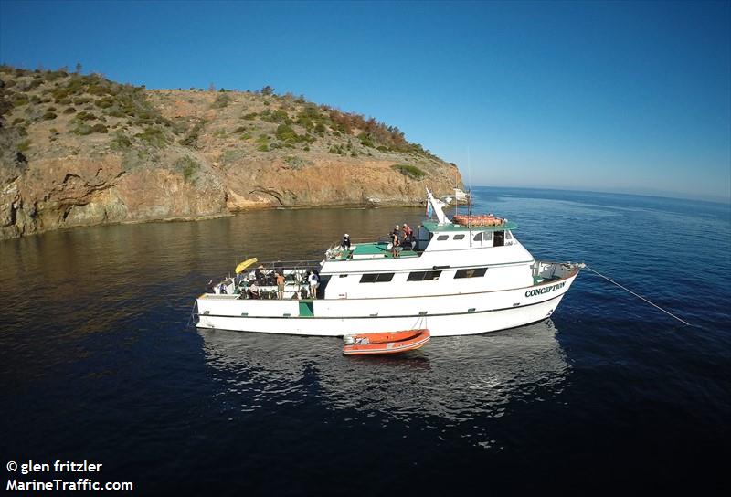@SkeeterBombay @auroramyst @EliasonMike I use to scuba dive from this boat (Conception) a lot, they do not lock anything at night and you're free to move about whenever. The only way to get up on deck is through the galley. Something happened in the galley. #SantaCruzIsland