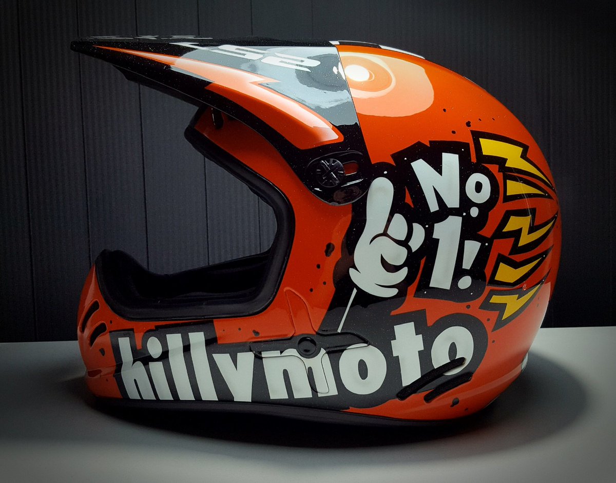 BullitUK's tweet photo. We’ve just had these incredible pics sent through from @RichartConcepts - it’s the completed @LS2HELMETSUK design from our #BullitLid winner! 😍 https://t.co/6HAsHsJL4b