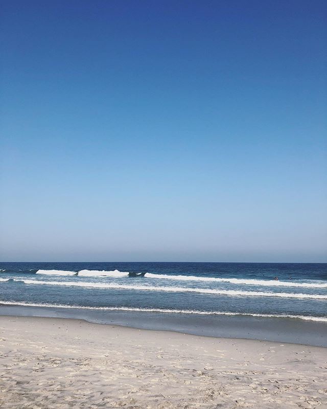 RALMakersMarket's tweet photo. Happy long weekend to you!  Hoping you’re enjoying some down time + sunshine. ☀️ We are doing just that! 
We’re also sending our hearts out to the Bahamas + all those in the path of #hurricanedorian. 💛 https://t.co/dugnkxkM0Y https://t.co/xpUXweAKHv