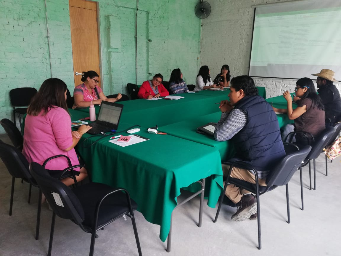 PDHCDMX's tweet photo. En nuestra sala Ramona tiene lugar la 6ª #ReuniónDeTrabajo del #EspacioDeParticipación de los Derechos de las Personas Migrantes y Sujetas de Protección Internacional 👨‍👨‍👧👩‍👦👪🛂 #PDHCDMX #CiudadDeDerechos https://t.co/BcSuHMmD1Z