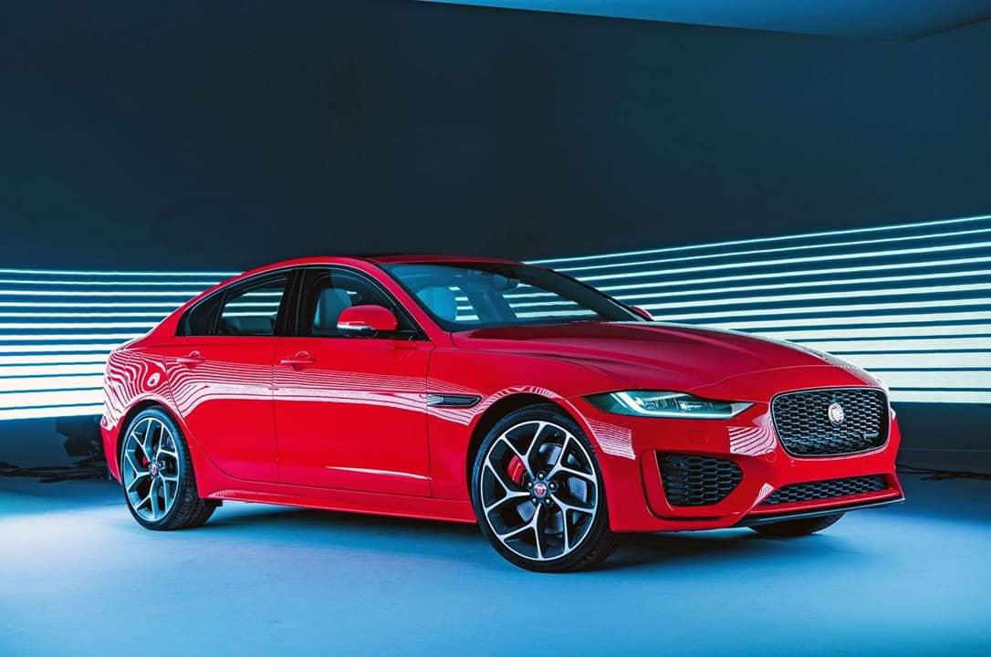 AdrAutomovil's tweet photo. Llega a México el nuevo Jaguar XE 2020.

El facelift de media vida para el sedán de entrada de la marca de lujo inglesa pisa tierras mexicanas, llegando con un diseño más afilado y deportivo gracias a las nuevas ópticas delanteras....
https://t.co/fR7PjY3w2S
@JaguarCarsMx https://t.co/UtKBxN9knt