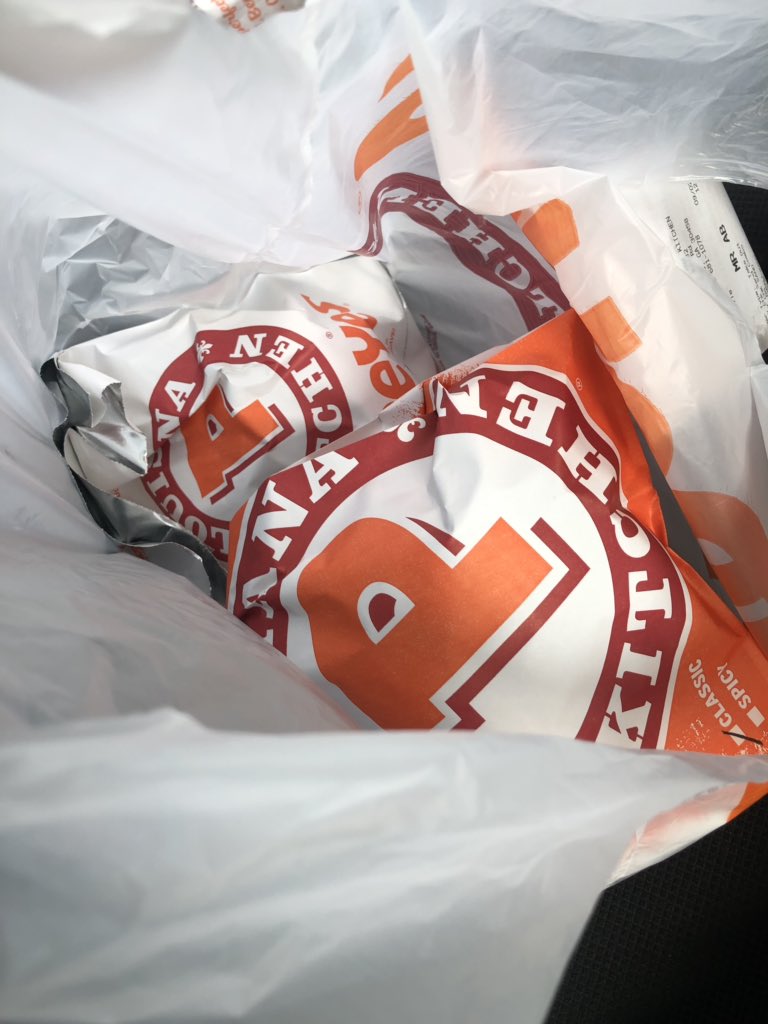 SixPac_Ab's tweet photo. @Mamiichullla Aye sandwiches 10 bucks hml https://t.co/mudP2Owygq