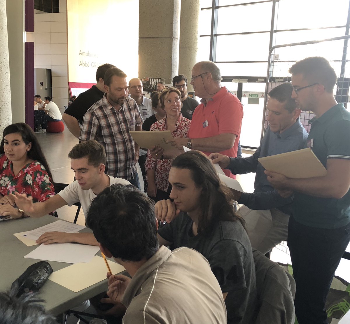 UniversiteCergy's tweet photo. #AllAboardEngineering 2 jours et demi d’integration pour les +300 nouveaux #etudiants #ingenieurs 1ere annee @UniversiteCergy @MyEISTI reunis autour du #challenge de rentrée : #idéation #conception #maquette d’un projet inedit en ateliers https://t.co/9mWAgTfPB2