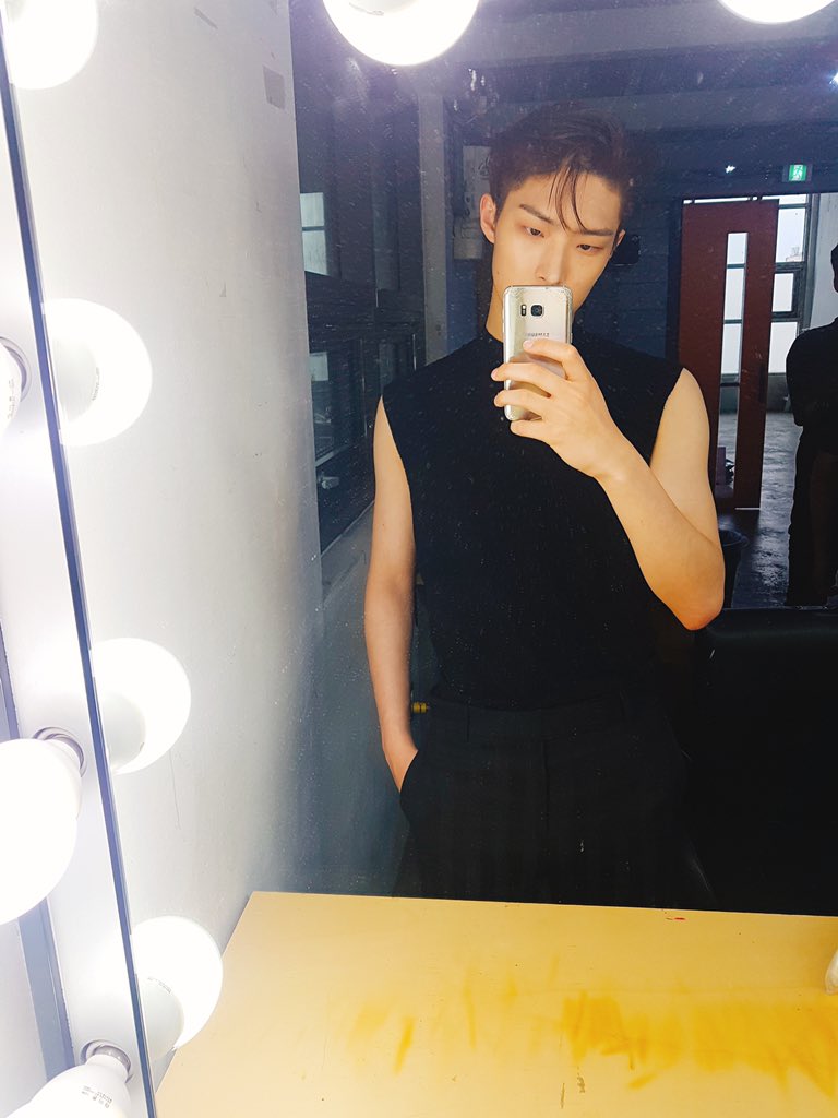 ATEEZofficial's tweet photo. [#민기] 모기 등장  
모기(모델 민기) 보구 빨리 장 ㅎㅎ
#ATEEZ #에이티즈 https://t.co/5dSSDXZzwi