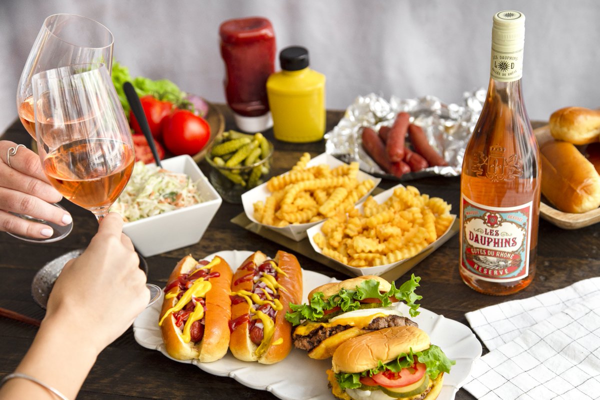 Raising our rosé to the end of a wonderful summer. Happy #LaborDay from Les Dauphins!