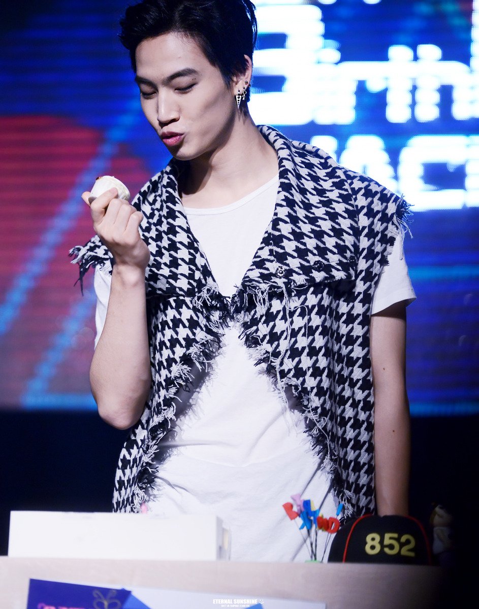 before_jb's tweet photo. 😚 https://t.co/IFD3o8CVB7