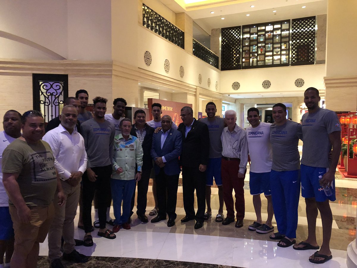 EuclidesLaVega's tweet photo. Apretada agenda la que agotamos 7 Senadores en la Visita Oficial que por invitación del Gobierno de China Popular llevamos a cabo. Aprovechamos compartir y motivar al Seleccionado Dominicano de Baloncesto que participa en el Mundial de Baloncesto en China. https://t.co/mA3ZgHT0Tp