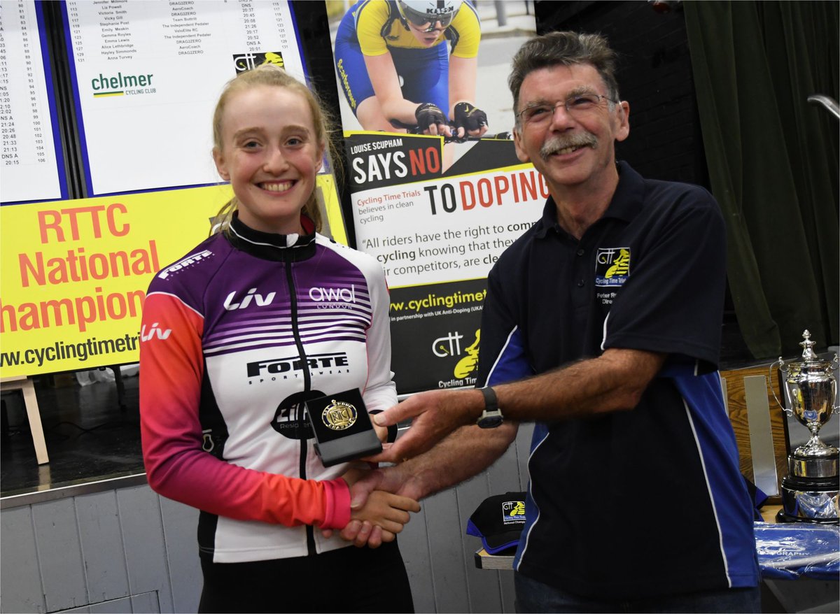 VeloUK's tweet photo. Medals! First four pics of the medal presentation at the 10 champs - I like the young lad with an Aussie top on.... I was doing TTs in Oz at his age LoL.... Also features the world class &amp; medallist @EBackstedt6 .... #congratseveryone https://t.co/qViMz1ZaR7