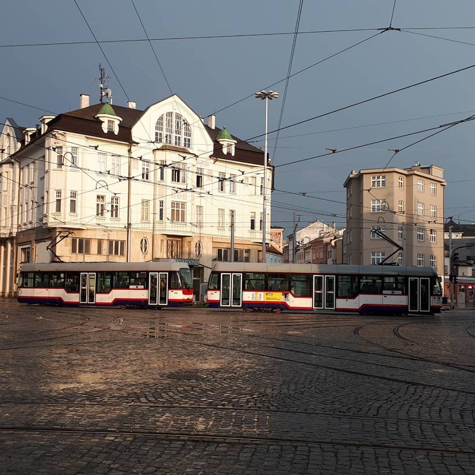 DPMO_official's tweet photo. Po dešti....
#dpmo #dpmo120let #mhd #olomouc #tramvaj #podesti #tramvaje https://t.co/vmGCgyPXgR