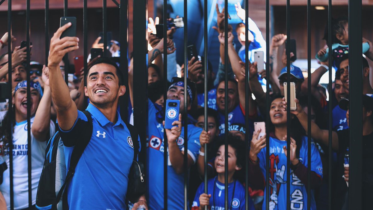 SJEarthquakes's tweet photo. 🚨 JERSEY GIVEAWAY 🚨 

RT &amp; LIKE for a chance to win a team signed jersey from Wednesday's match between @Cruz_Azul_FC &amp; @atlasfc! https://t.co/RPcLVIM3qa