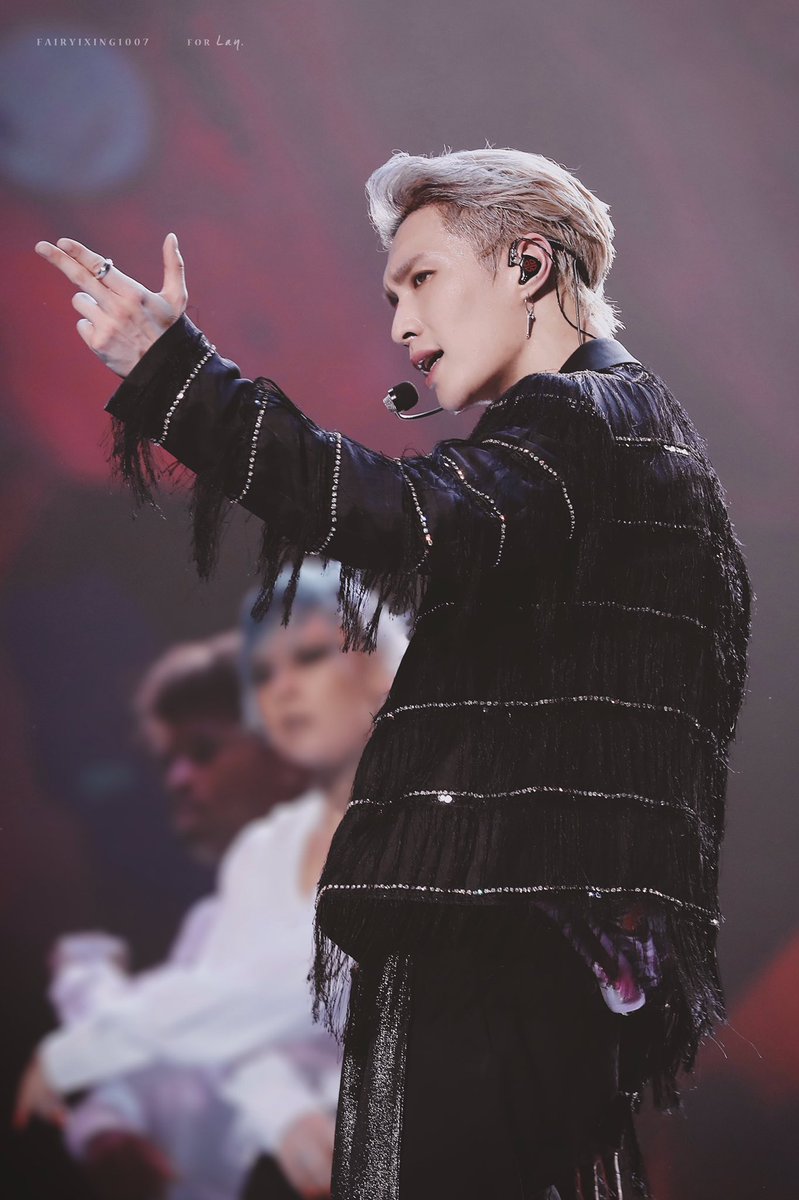 eternallyixing's tweet photo. no amount of words can describe how stunning yixing is https://t.co/VxvVSUAypC